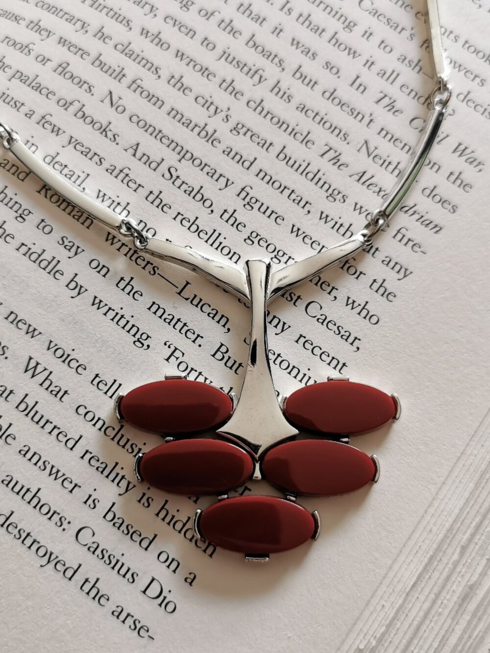 Sarah Coventry Red Pendant Necklace Continental Costume Fashion Jewelry Burgundy